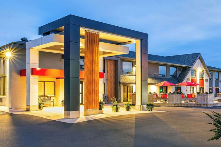 Hotel 7 of 68