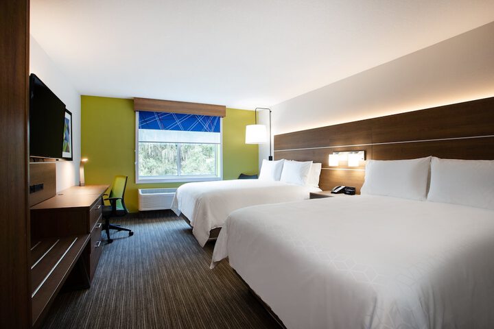 Holiday Inn Express & Suites Deland South by IHG