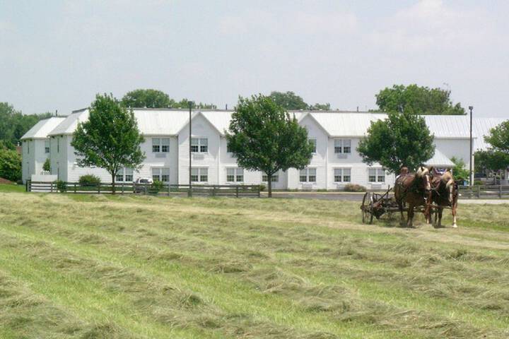Amish Inn