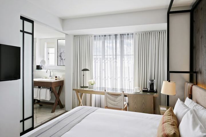 Room 40 of 54