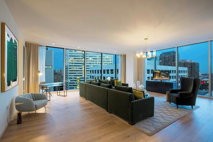 The Laura Hotel Houston Downtown, Autograph Collection