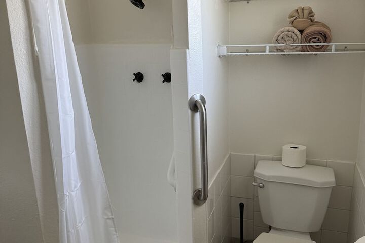Room 14 of 16