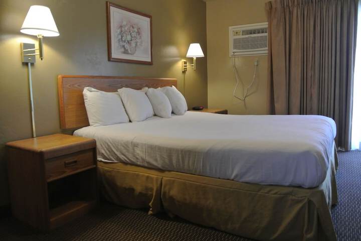 Vino Inn & Suites
