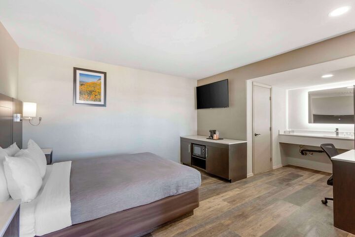 Room 17 of 30