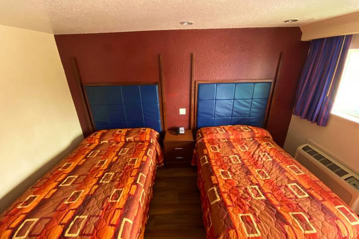 Room 14 of 28