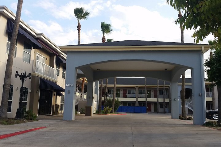 Hotel 11 of 34
