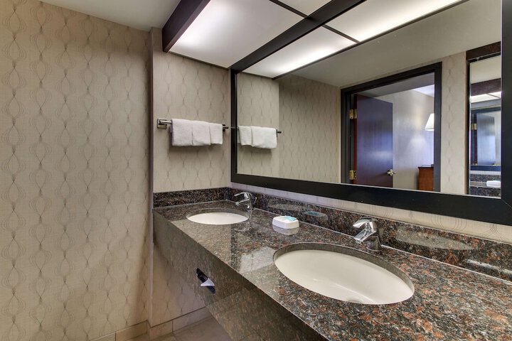 Heritage Inn Suites Houston / Sugar Land Trademark by Wyndham