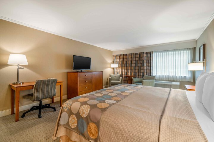 Room 34 of 71