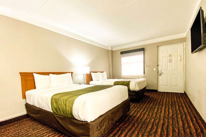 Room 10 of 20