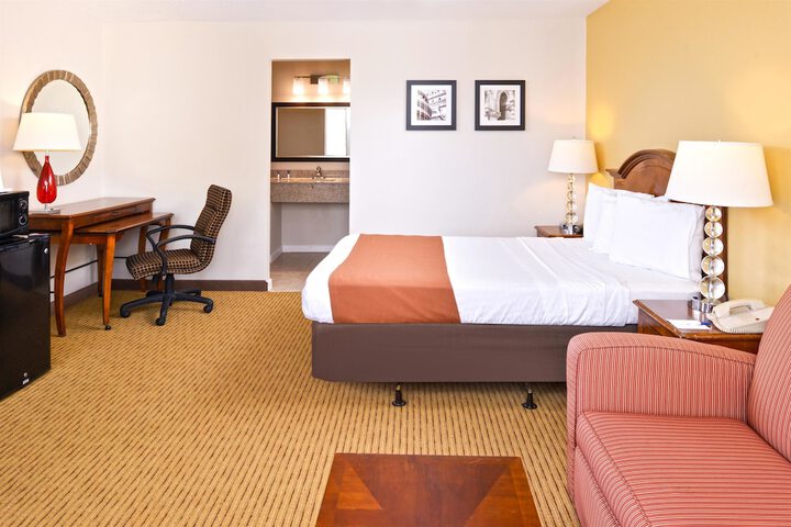 Room 16 of 42