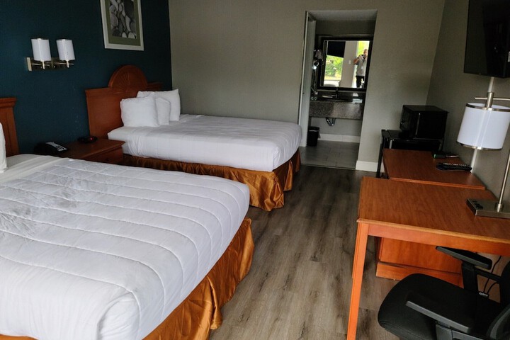 Room 18 of 54