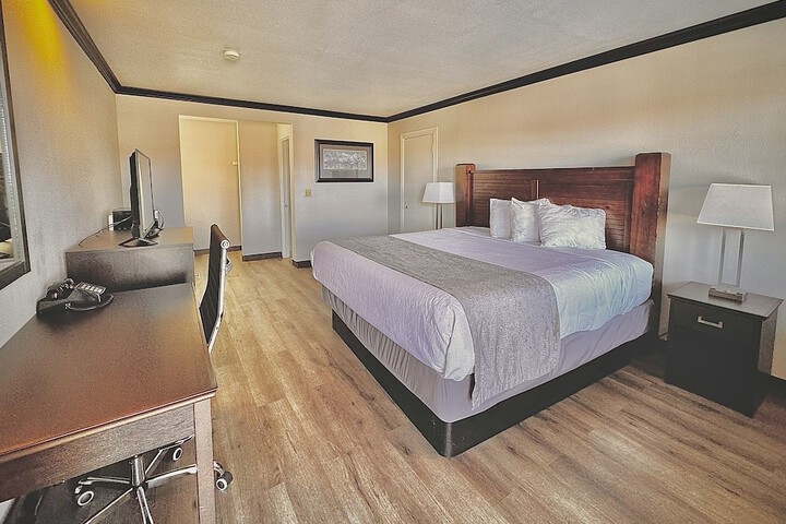 Room 11 of 17