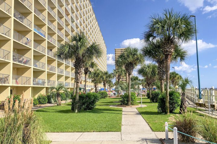 Hotel 2 of 102