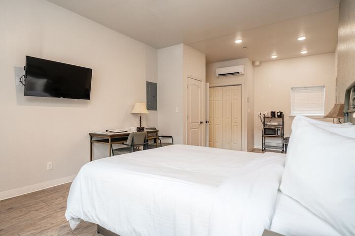 Room 172 of 211