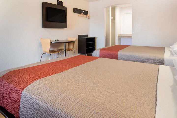 Room 26 of 27