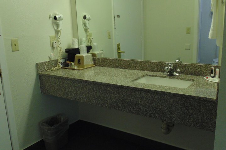 Room 12 of 35