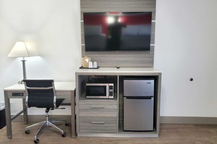 Room 17 of 25