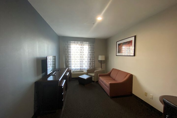Room 11 of 37