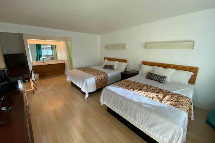 Room 3 of 7