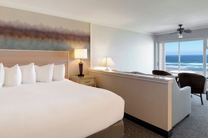Hallmark Resort - Newport