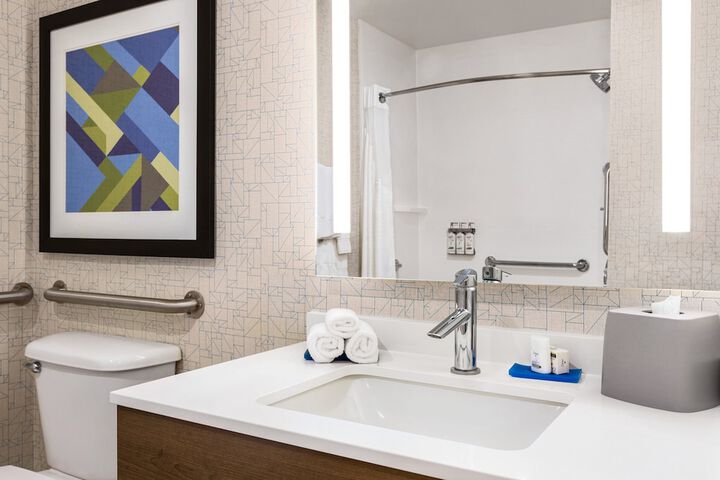 Holiday Inn Express & Suites Oxford by IHG