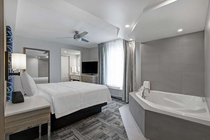 Room 14 of 46