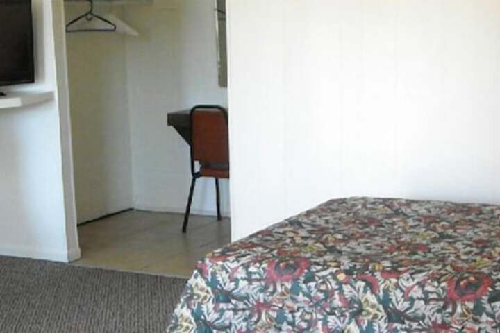 Room 12 of 24