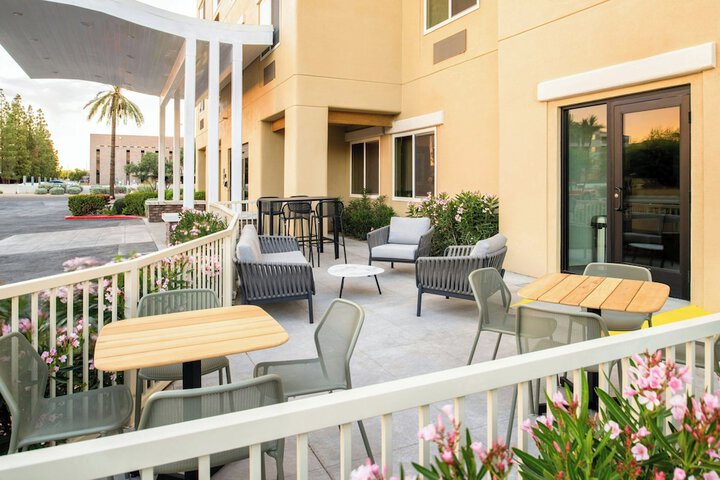 Fairfield Inn & Suites by Marriott Scottsdale Old Town