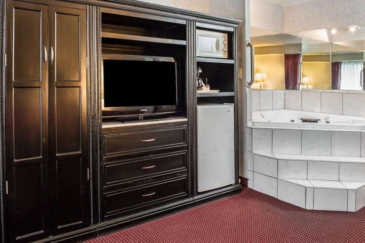 Room 13 of 48