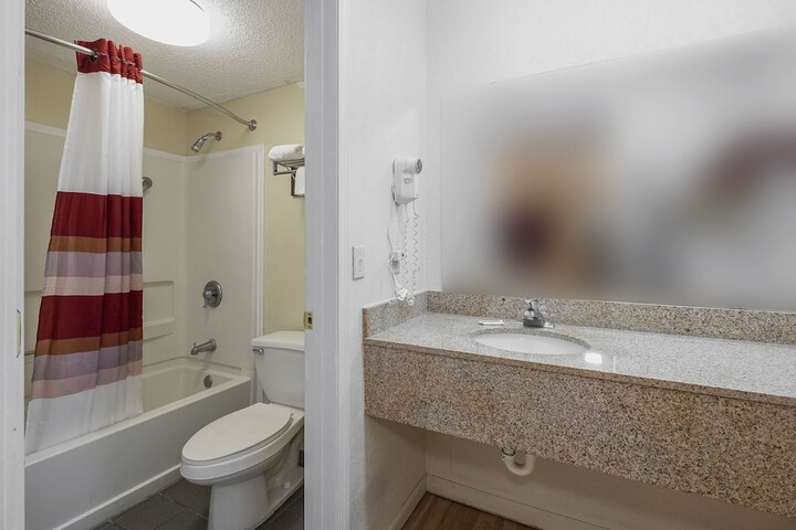 Red Roof Inn & Suites Rome