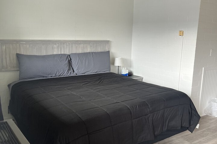 Room 16 of 32