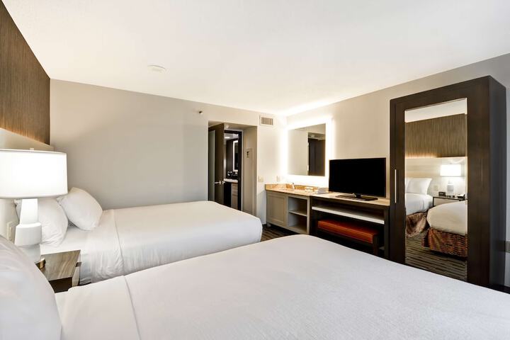 Room 34 of 66