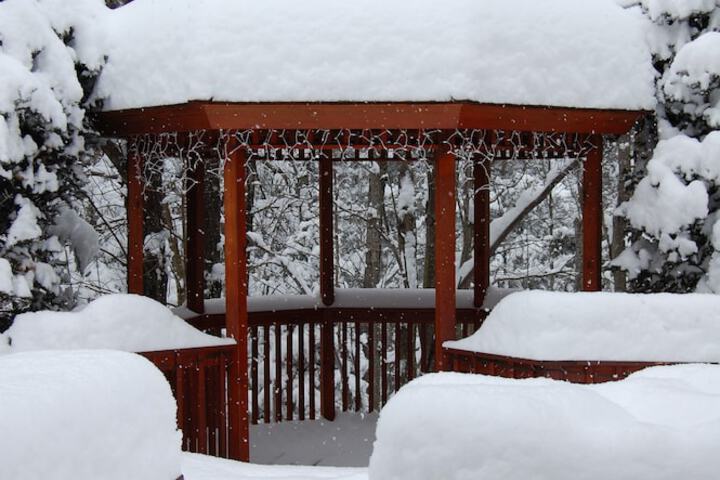 Snowed Inn