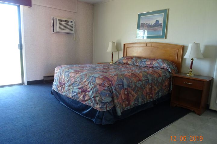 Room 17 of 37