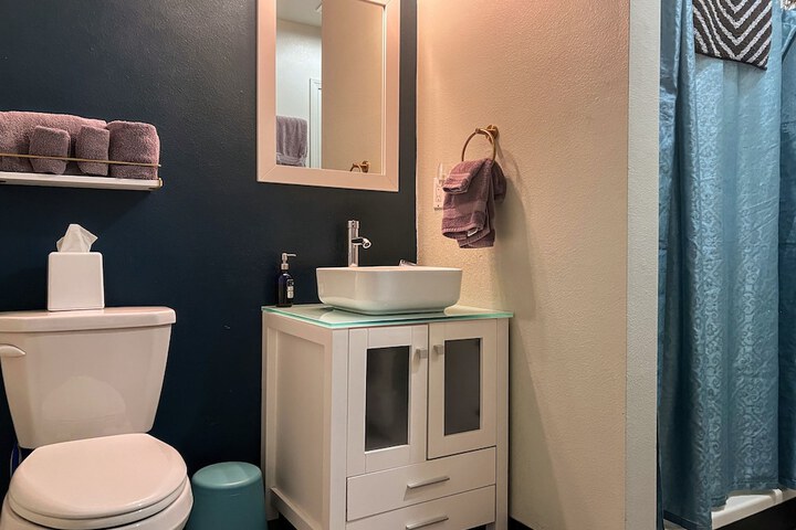 Room 16 of 28