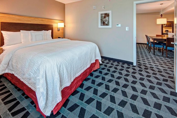 Room 15 of 26