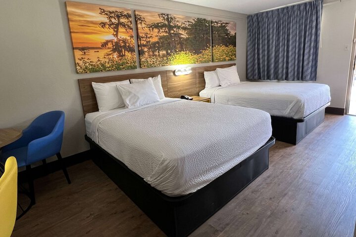 Room 9 of 14