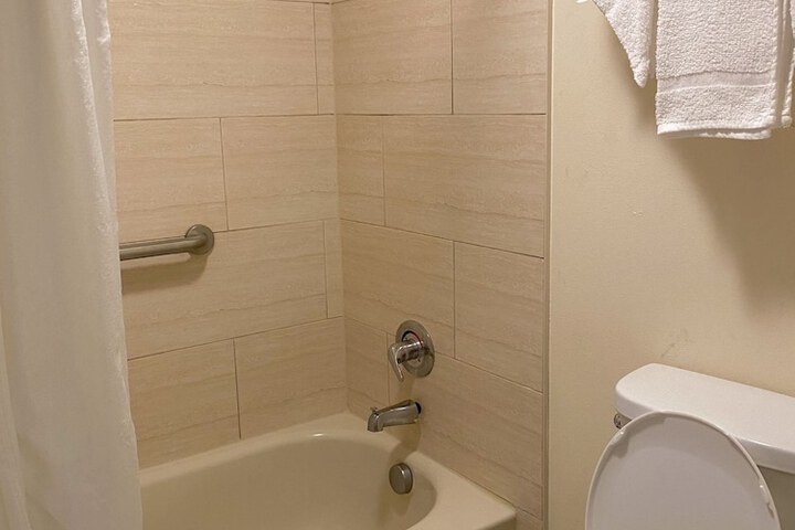 Room 33 of 45