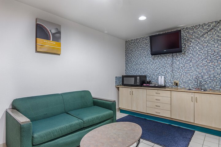 Hotel Interior 10 of 29