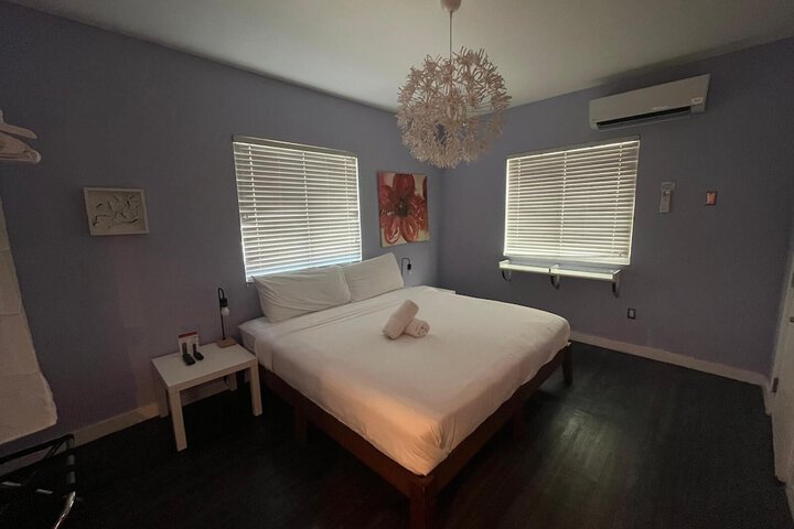 Room 33 of 50