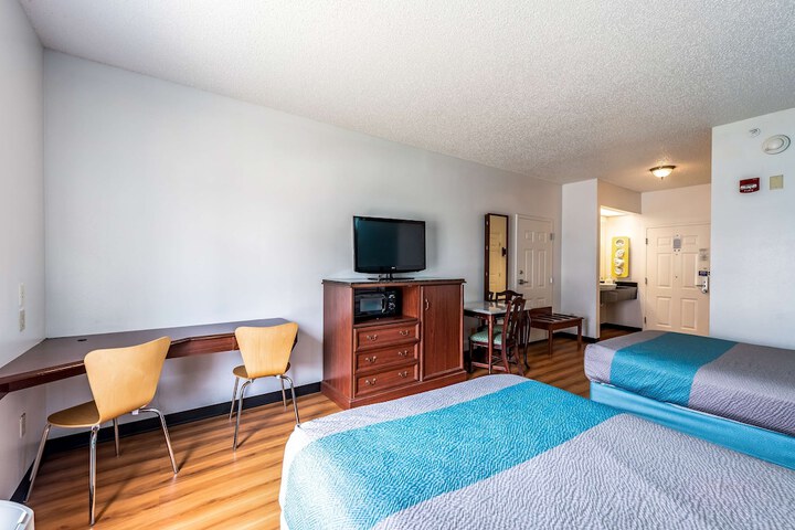 Room 22 of 33