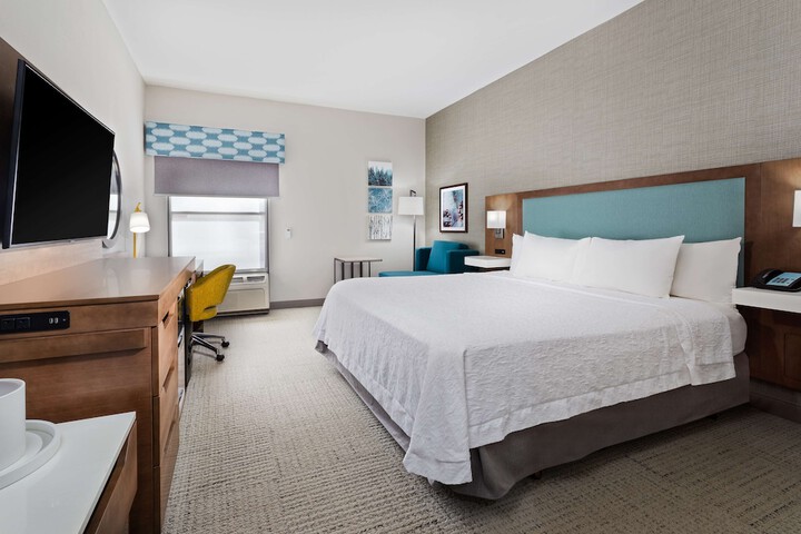 Room 33 of 85