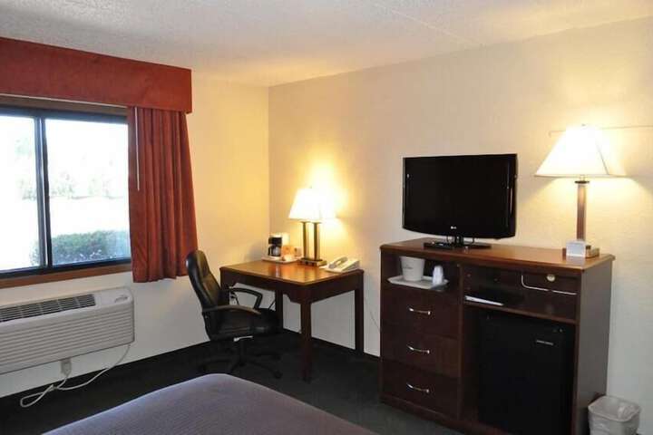 Room 11 of 24