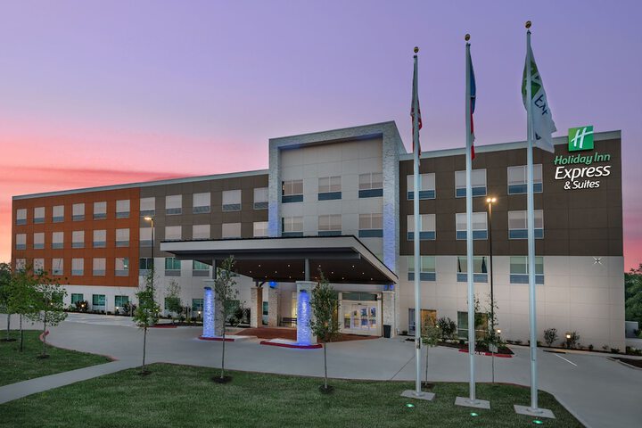 Holiday Inn Express & Suites Bryan - College Station by IHG