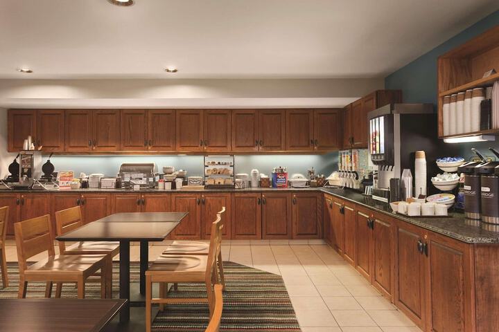 Country Inn & Suites by Radisson Bentonville South - Rogers, AR