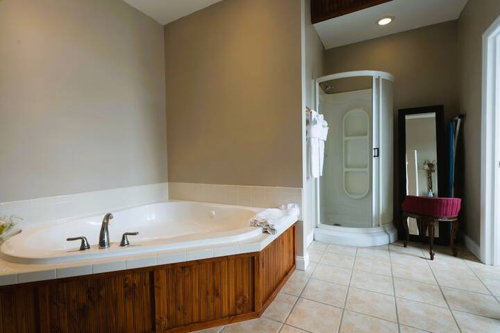 Hot Tub 269 of 271