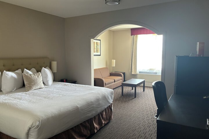 Room 26 of 65