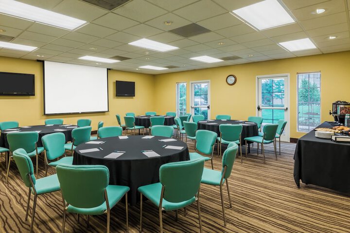 Larkspur Landing Extended Stay Suites St. Louis Riverport - Airport West
