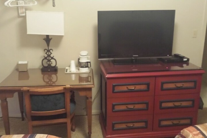Room 21 of 36