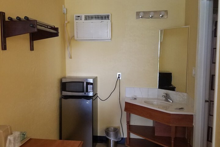 Budget Inn